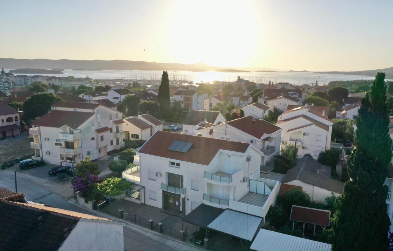 Apartments Dumancic Biograd Na Moru Buitenkant foto