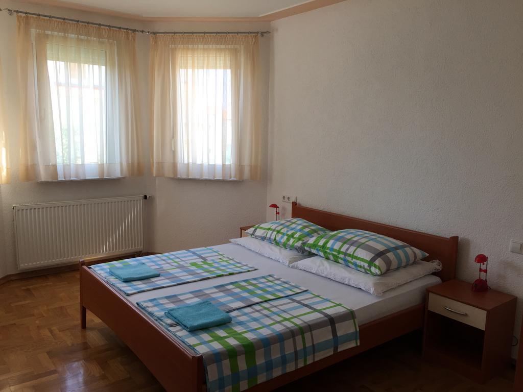 Apartments Dumancic Biograd Na Moru Buitenkant foto