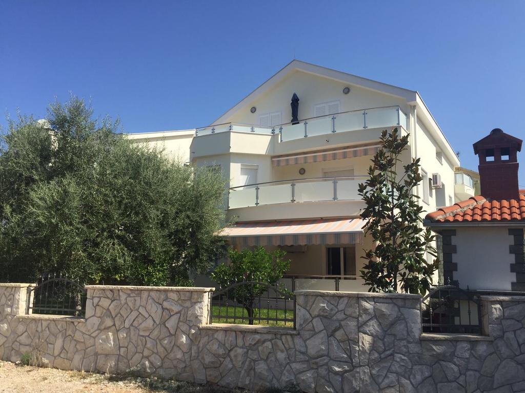 Apartments Dumancic Biograd Na Moru Buitenkant foto