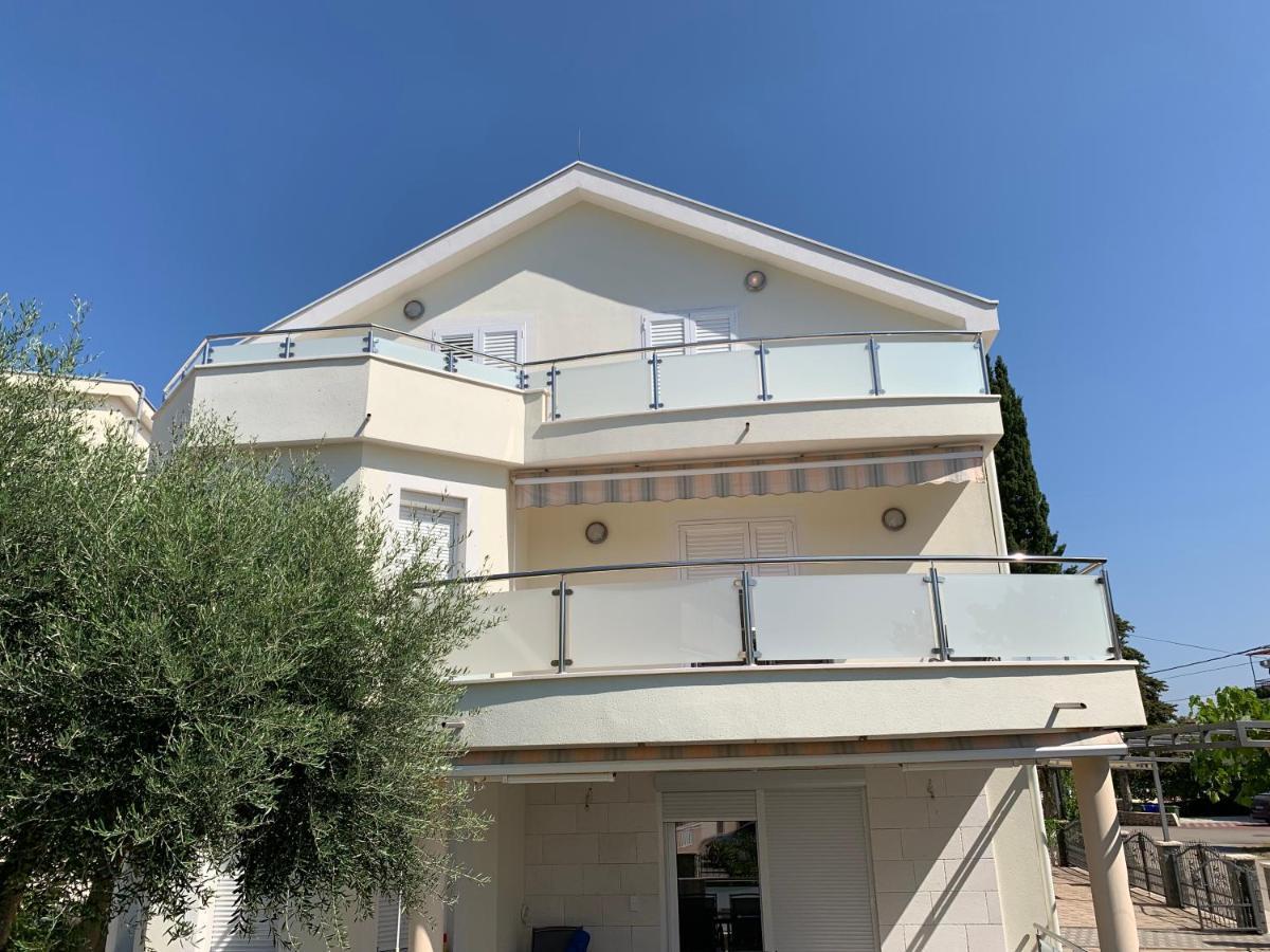Apartments Dumancic Biograd Na Moru Buitenkant foto