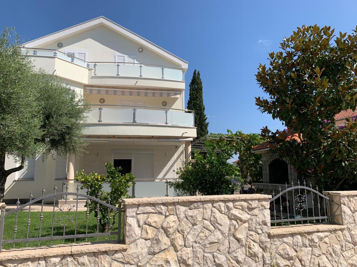 Apartments Dumancic Biograd Na Moru Buitenkant foto