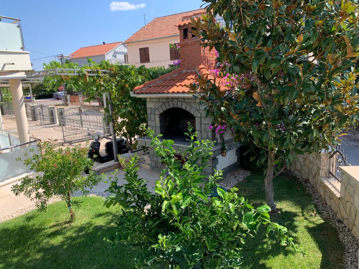 Apartments Dumancic Biograd Na Moru Buitenkant foto