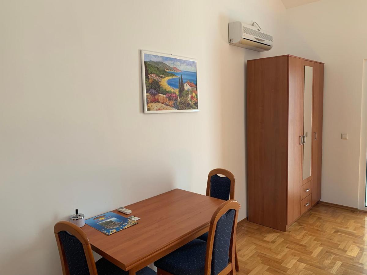 Apartments Dumancic Biograd Na Moru Buitenkant foto