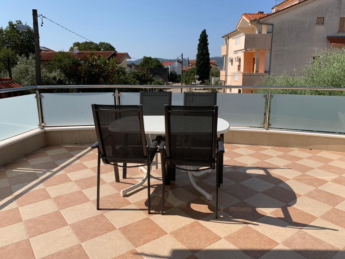 Apartments Dumancic Biograd Na Moru Buitenkant foto