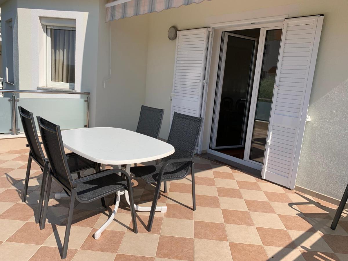 Apartments Dumancic Biograd Na Moru Buitenkant foto