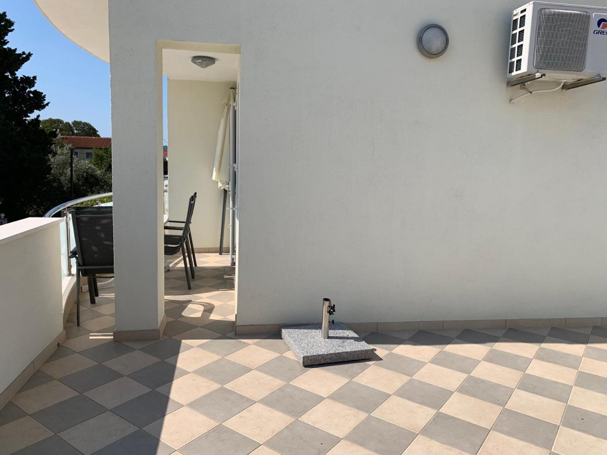 Apartments Dumancic Biograd Na Moru Buitenkant foto