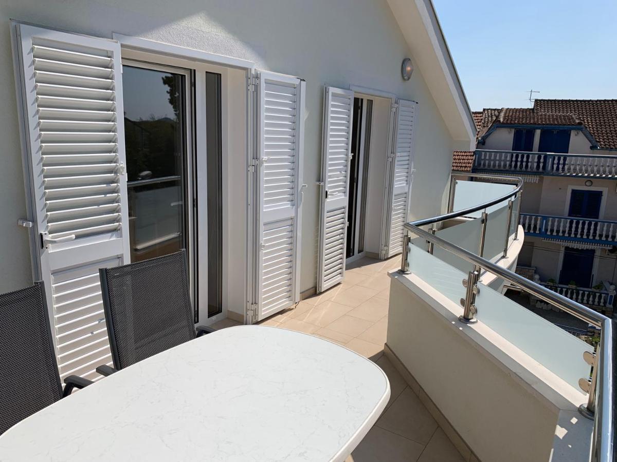 Apartments Dumancic Biograd Na Moru Buitenkant foto