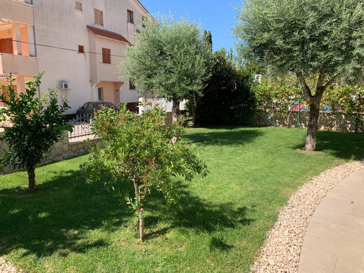 Apartments Dumancic Biograd Na Moru Buitenkant foto